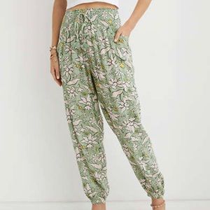 Aerie Smocked Floral Joggers Size Large